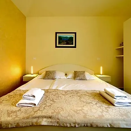 Royal 4*
